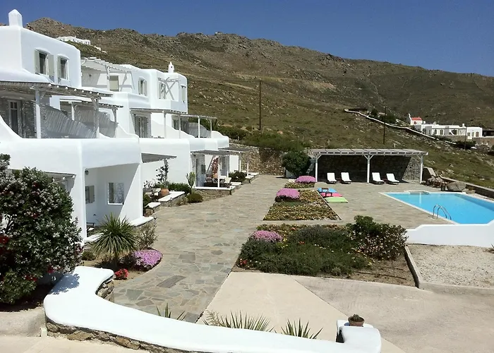 Yakinthos Residence