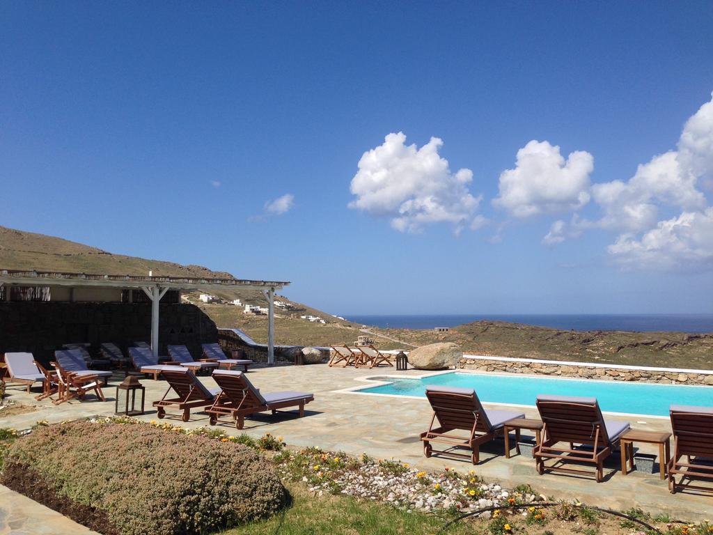 Yakinthos Mykonos Town