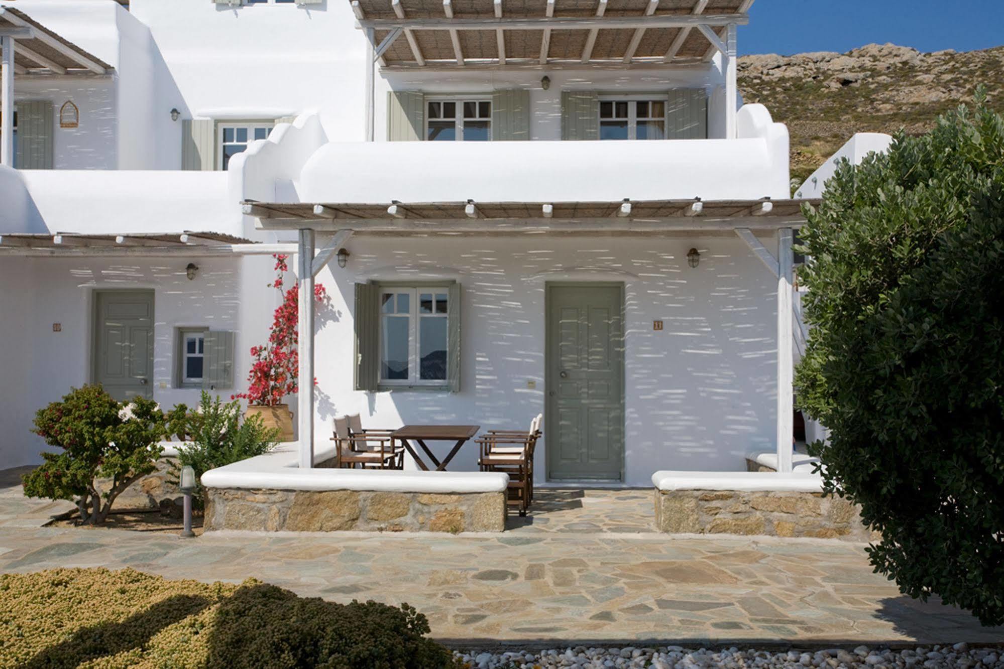 Yakinthos Mykonos Town